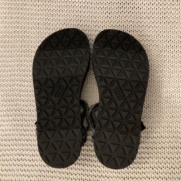 Teva Midform Universal Sandals - Picture 3 of 9